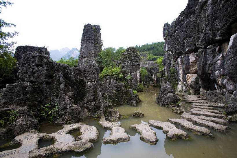 {易七現金網}(贵州十大名胜古迹介绍)