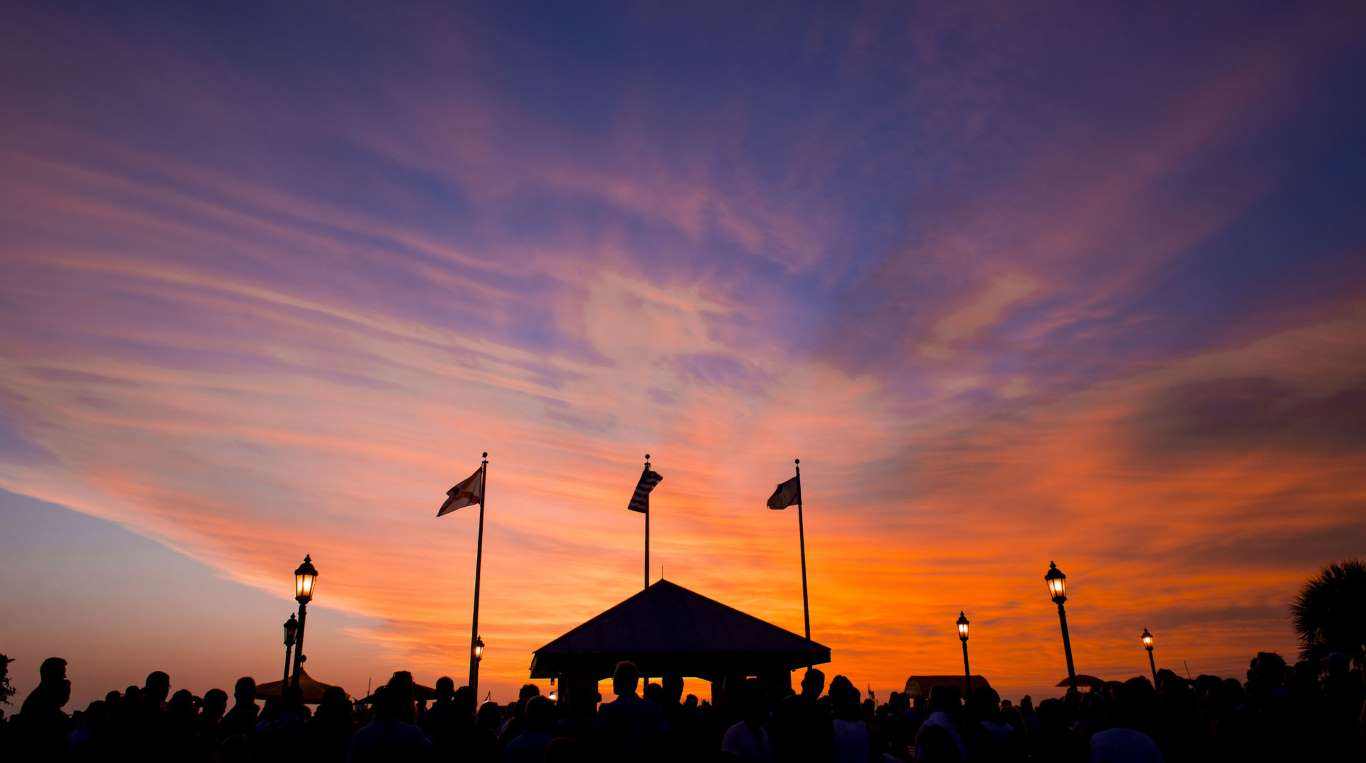 {易七現金網}(美国凤凰城旅游带啥)